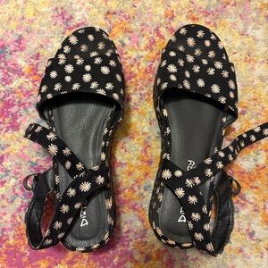 Black Daisy Print Platform Sandals by Dirty Laundry 10